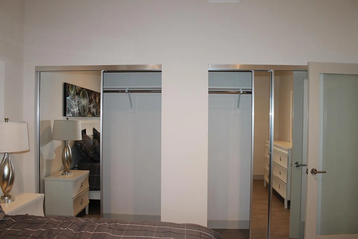 Building Photo - 3630 Mentone Ave #204