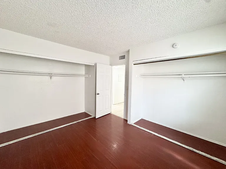 3427 E Cheyenne Ave #B — Photo 30