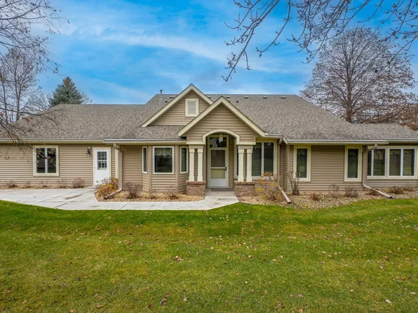 911 Towne Cir, Stillwater, MN 55082
