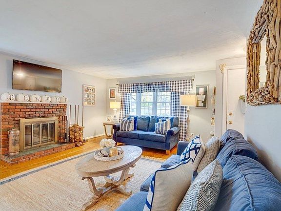 3rd image of 131 Sunnyplain Ave