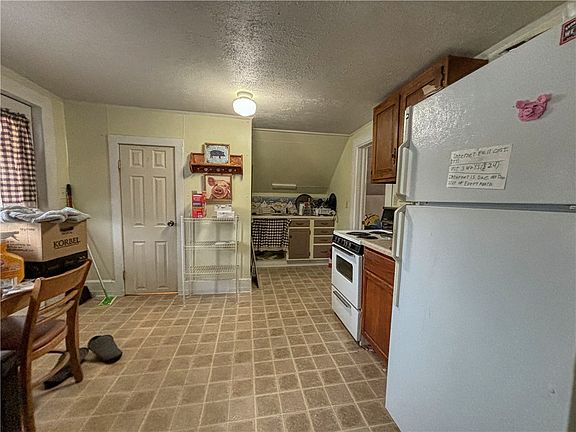 3rd image of 326 S Wisconsin Avenue