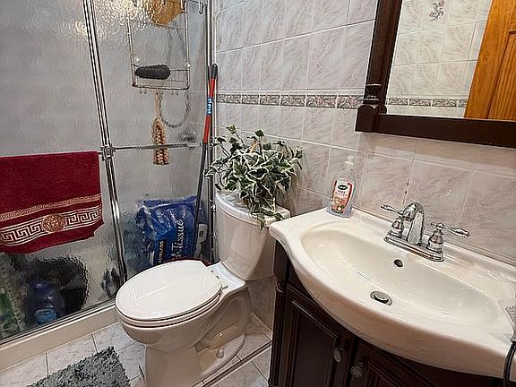 5th image of 2403 E 21st St Unit 1