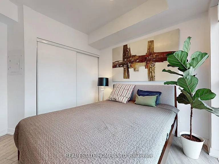 159 Wellesley St E #1809 — Photo 13