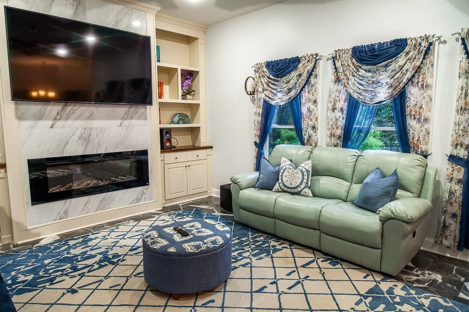 3 bed, 2.0 bath, 2497 sqft, $13,019 — Photo 4