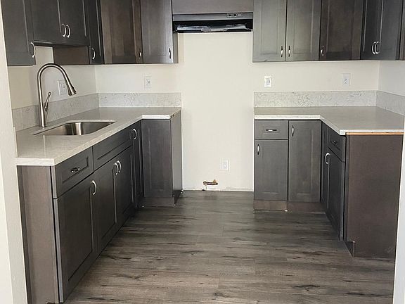 4th image of 572 Hyde Park Pl #1/2