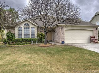 9207 E 88th Pl, Tulsa, OK 74133