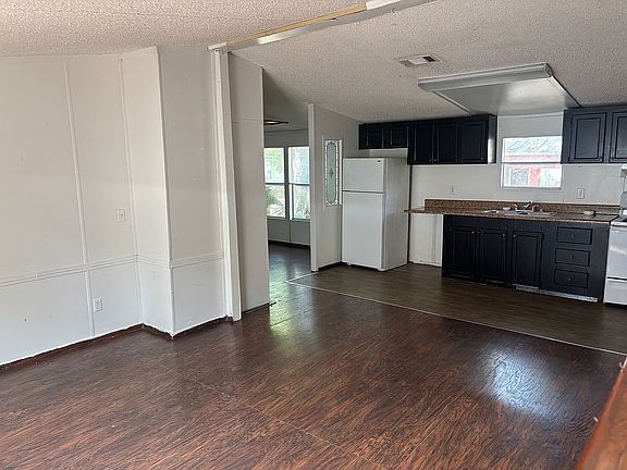 3rd image of 11536 Cantebury Dr