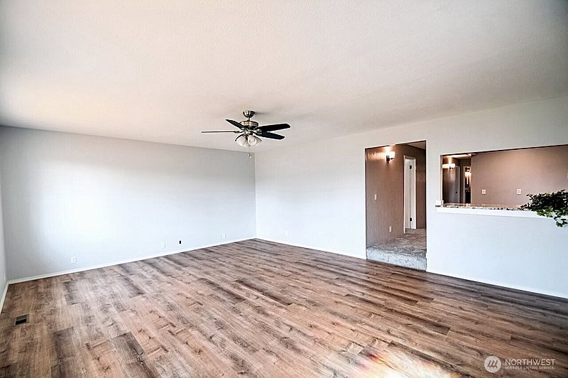 4th image of 327 Eklund Avenue