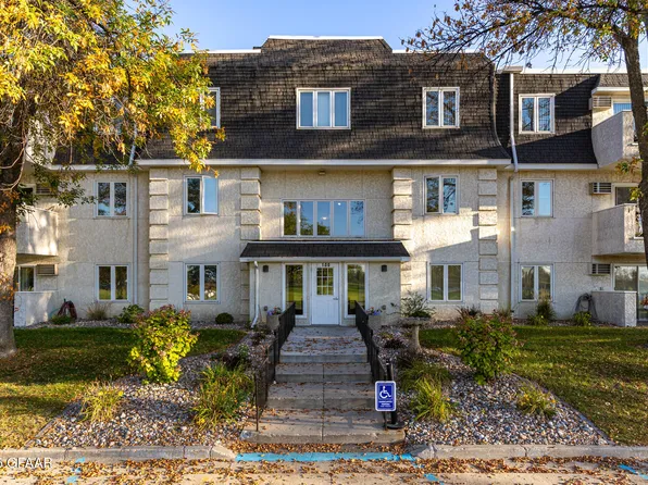 815 Duke Dr APT 105, Grand Forks, ND 58201