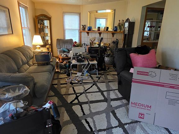 5th image of 200 Maxwelton Dr