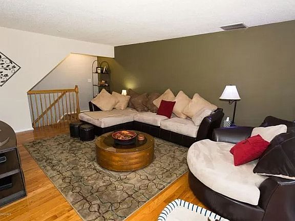 2nd image of 706 Schley Ave