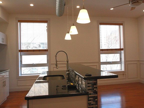 Deep Sink with Breakfast Bar