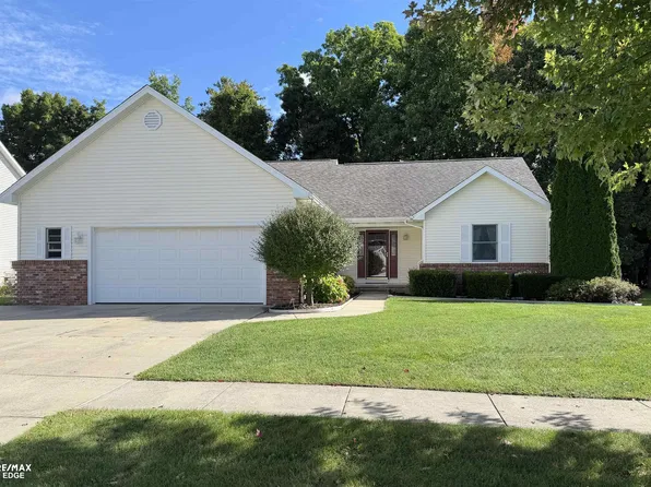 926 Village Dr, Davison, MI 48423