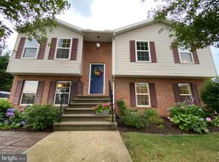 12272 Red Hawk Dr, Waynesboro, PA 17268