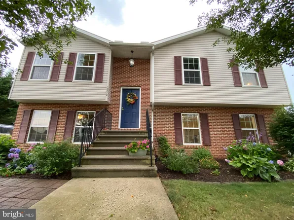 12272 Red Hawk Dr, Waynesboro, PA 17268
