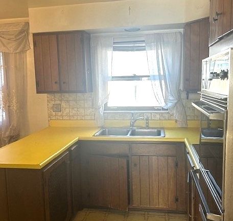 3rd image of 108 E Burlington St APT B