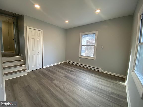 4th image of 21 E Price St #3