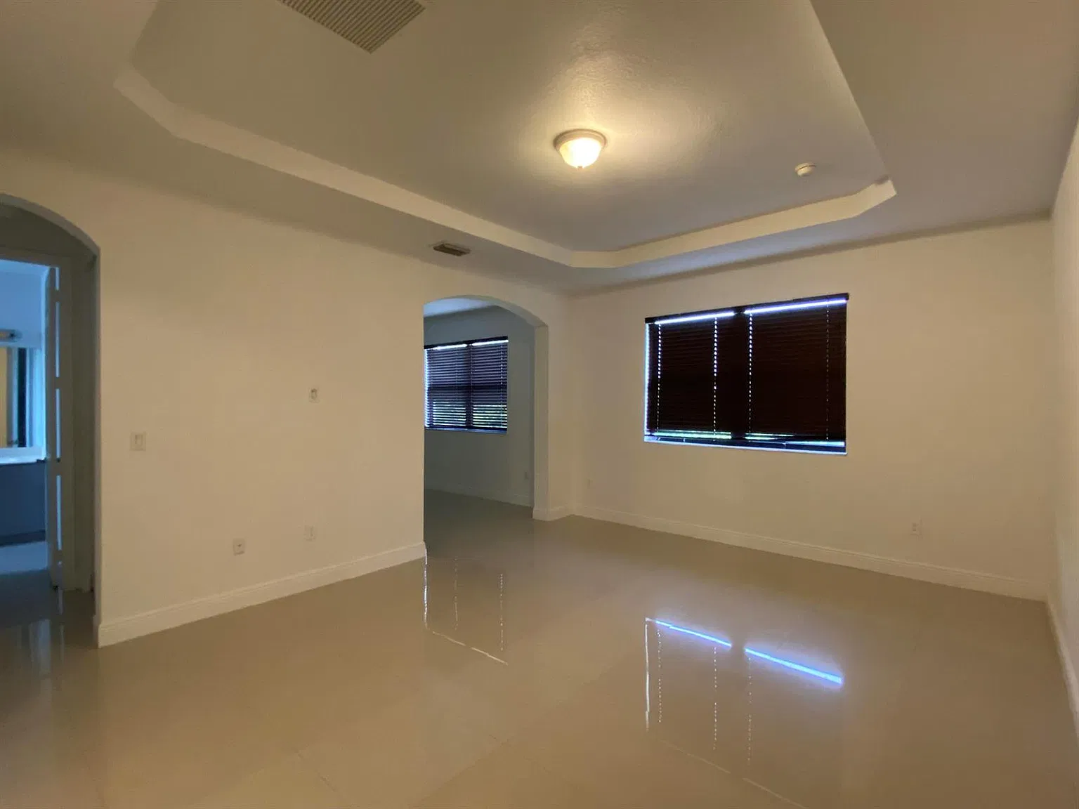 4 bed, 2.5 bath, 2445 sqft, $3,600 — Photo 4