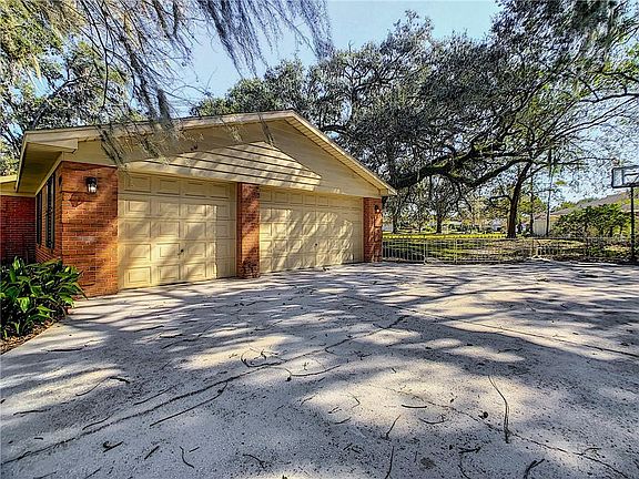 5th image of 407 Peninsular Dr