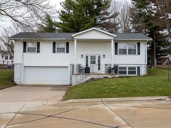 2nd image of 117 Kellie Ct