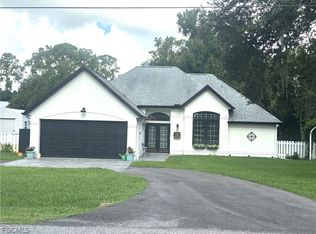 1090 Woods Dr, Labelle, FL 33935
