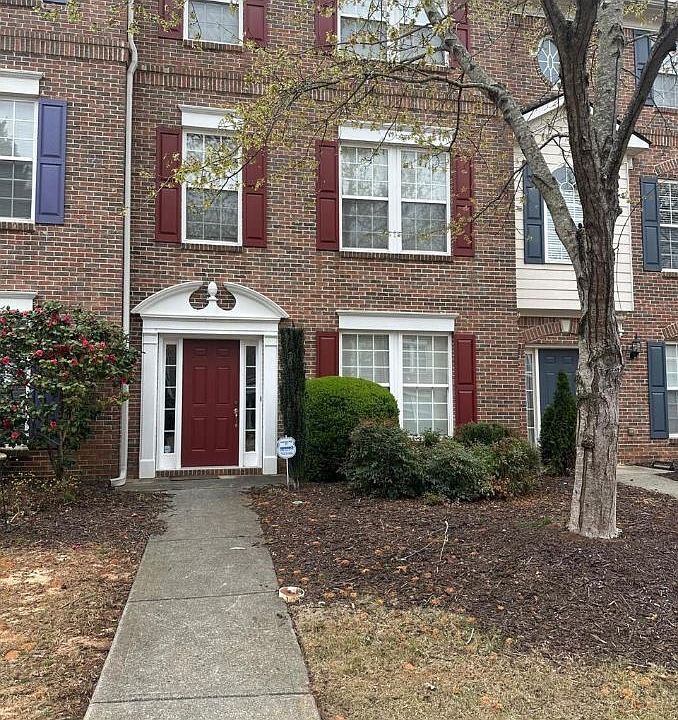 1st image of 3352 Chastain Gardens Dr NW