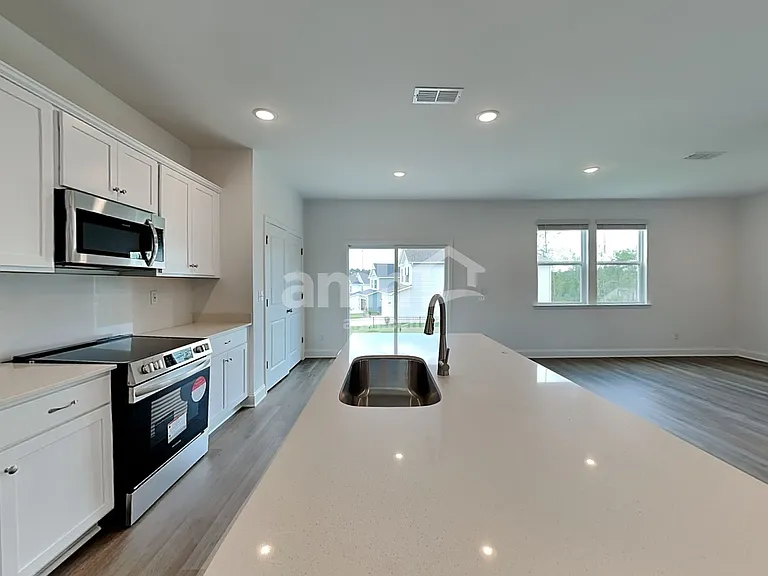 1020 Bevington Dr — Photo 3