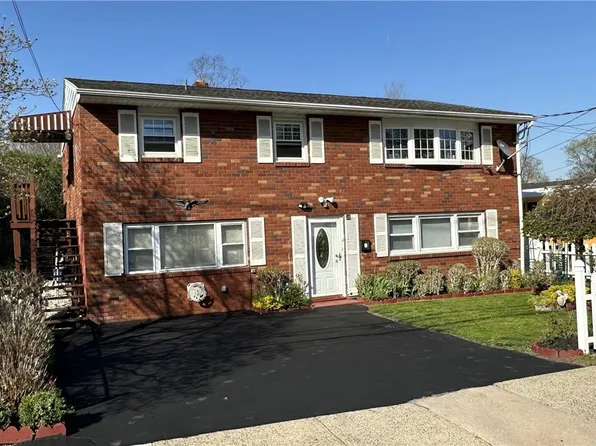 20 Cozzens Avenue, Highland Falls, NY 10928