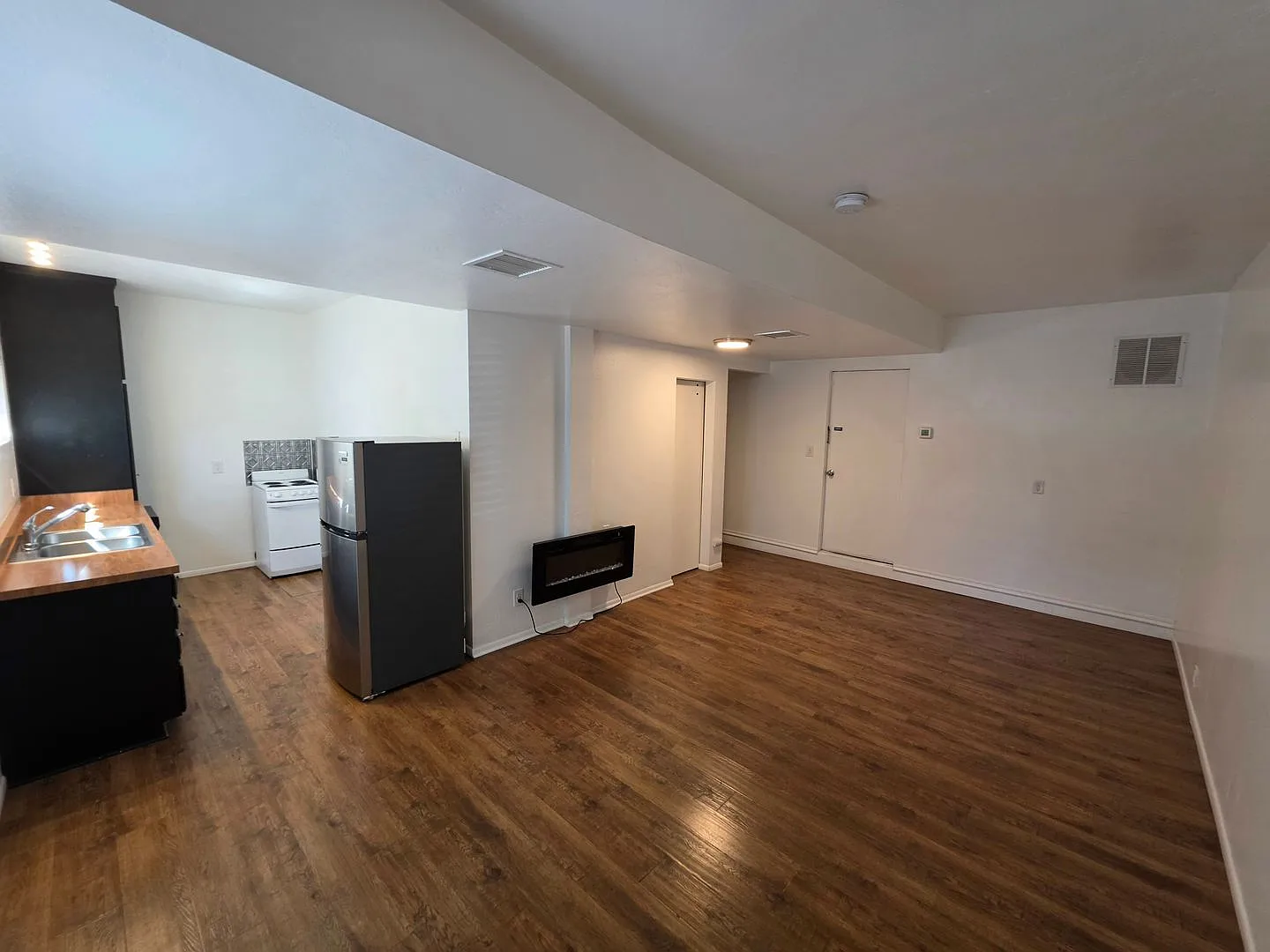 208 W Dale Ave — Photo 3