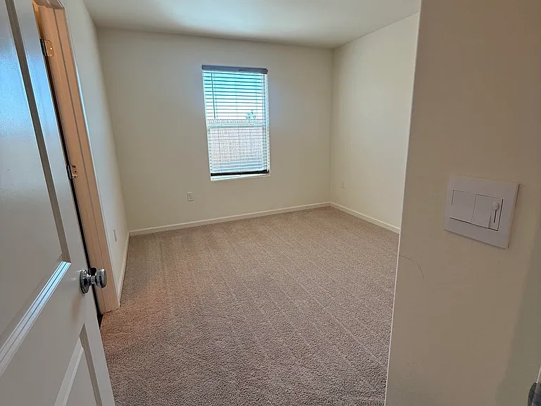 2225 Samuel St — Photo 4