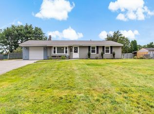55 Smoke Rise Cir, Swansea, MA 02777