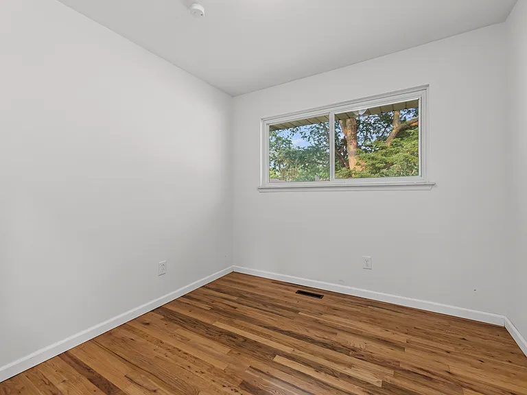32447 Hawthorne Dr — Photo 15
