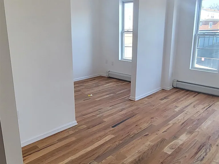 500 Hawthorn Ave #2A — Photo 11