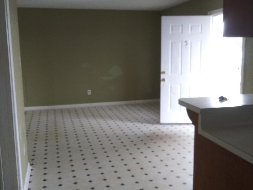 1st image of 216 E Huisache Ave