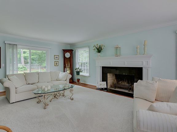 4th image of 1102 Campbellton Dr