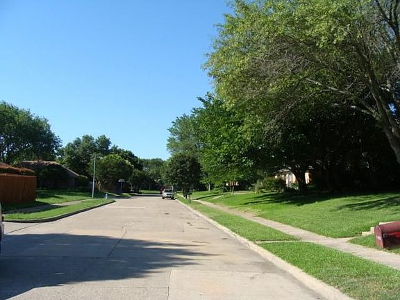 2nd image of 1715 Carolyn Way