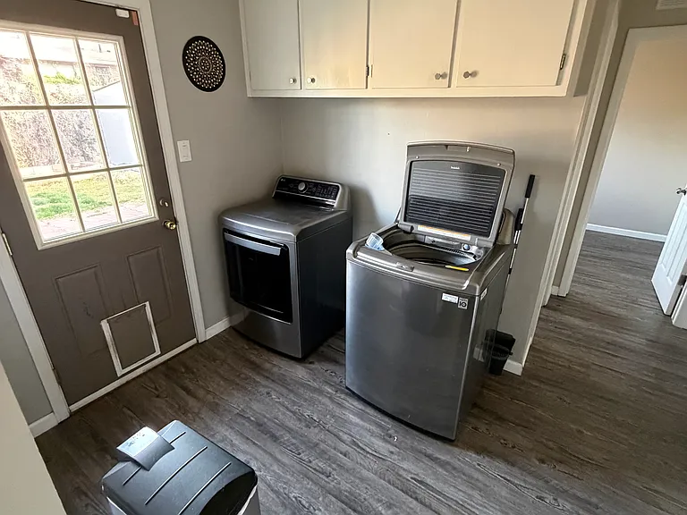 8225 Dellwood Rd NE — Photo 2