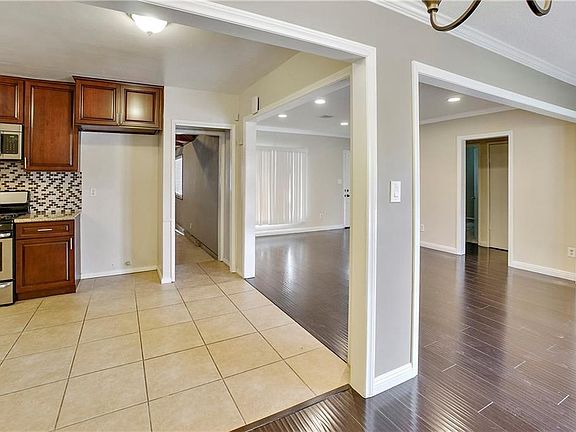 5th image of 17451 Covello St