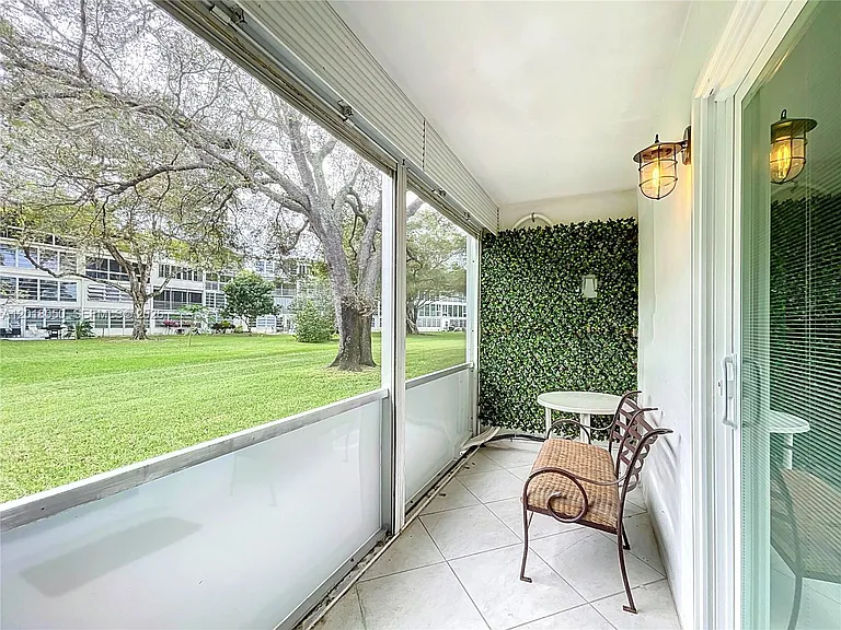 226 Newport Ct #O — Photo 30