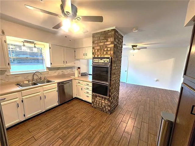3 bed, 2.0 bath, 1576 sqft, $2,200 — Photo 4