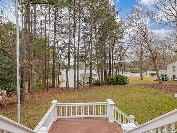 4th image of 242 Pine Dr