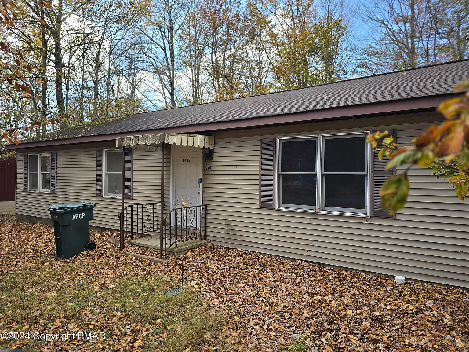 7174 Robinwood Dr photo 1