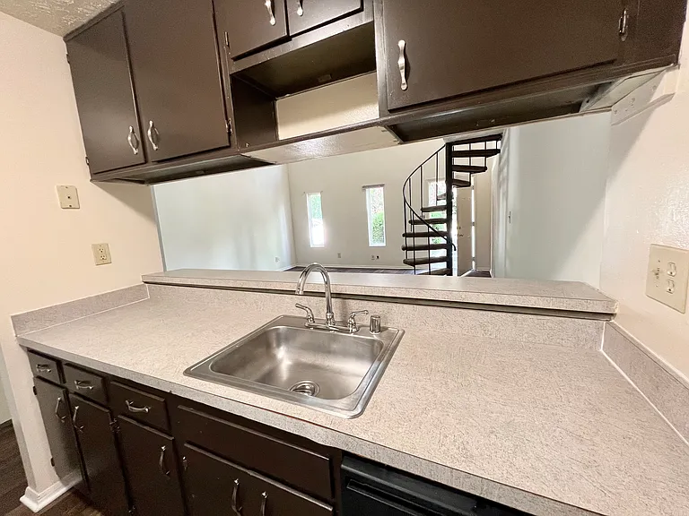 Glenview Apartments — Photo 62