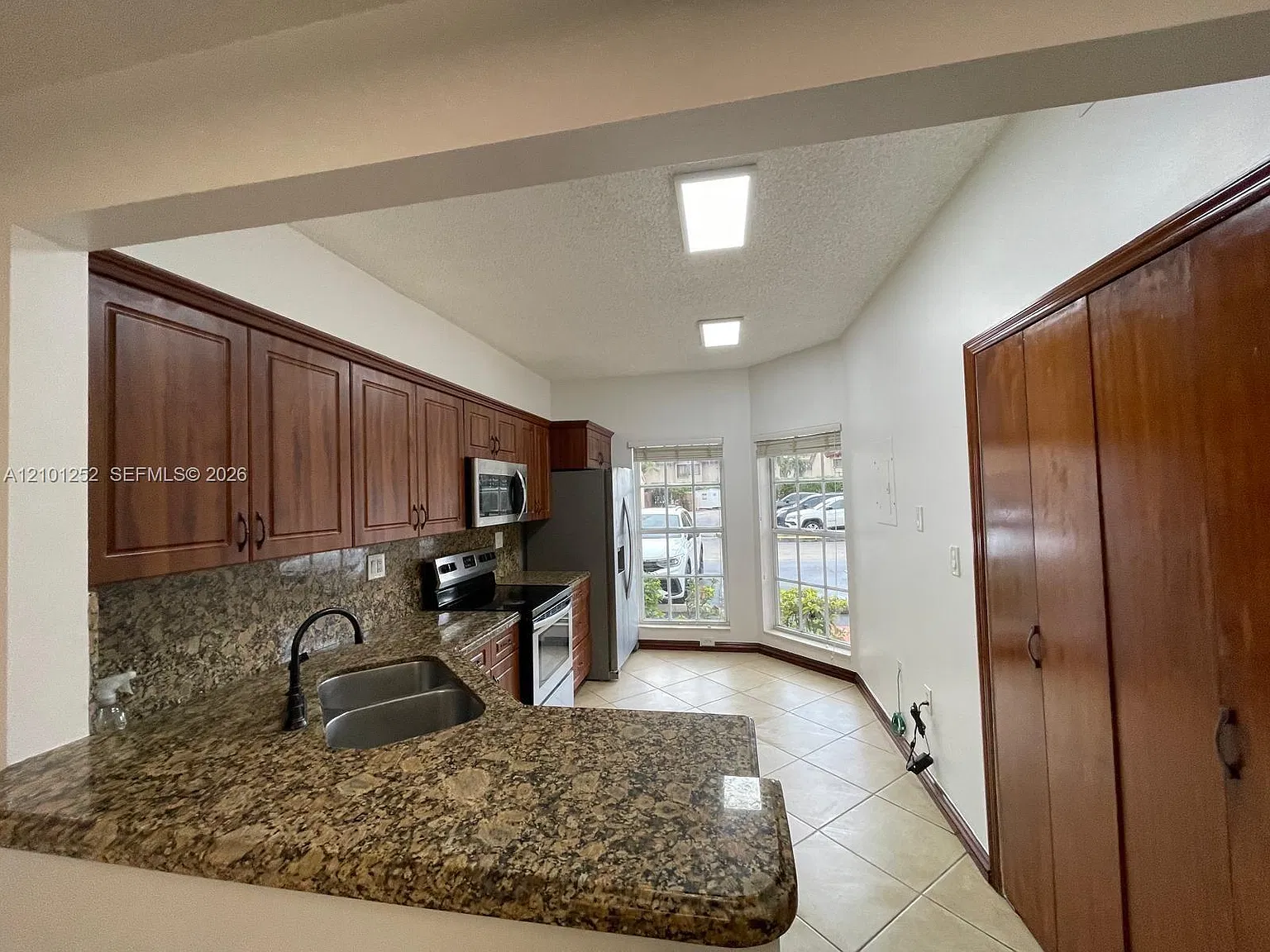 14255 SW 57th Ln — Photo 2