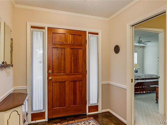 2nd image of 1718 Hollow Ln