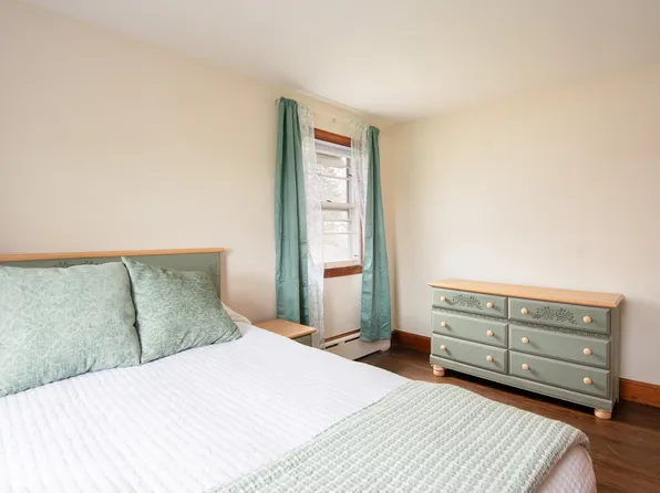 214 Morrison Ave, Middletown, RI 02842