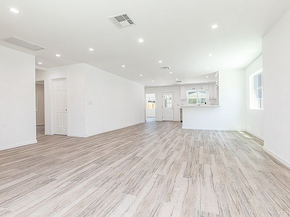 4th image of 7352 Loma Verde Ave