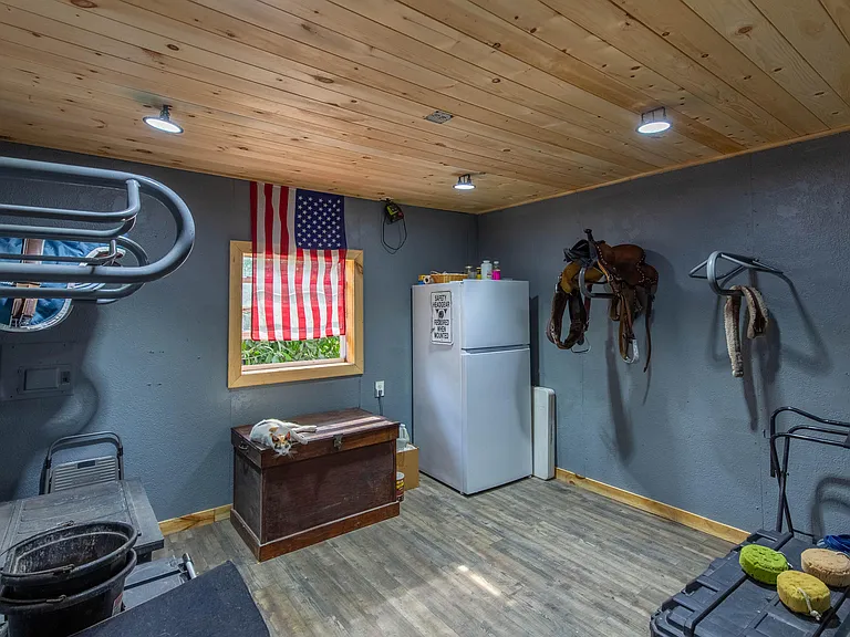 844 Arabian Dr — Photo 14