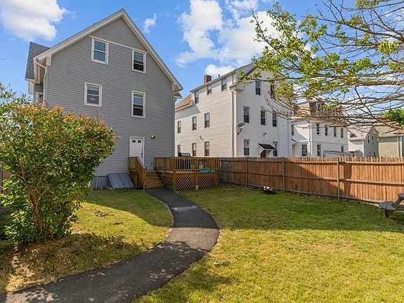 3rd image of 512 Wellington Ave #2