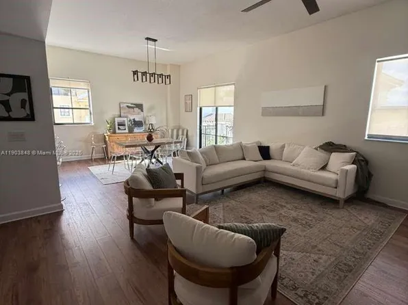 8390 SW 72nd Ave APT 519, Miami, FL 33143